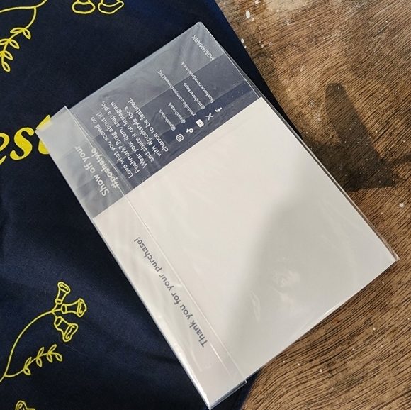 Poshfest 2024 Nashville Bandana and Pins Set - Picture 6 of 6